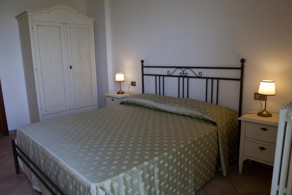 Residence Colle Veroni Mosciano SantʼAngelo Chambre photo