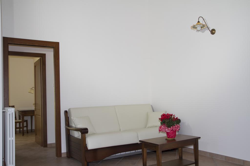 Residence Colle Veroni Mosciano SantʼAngelo Chambre photo