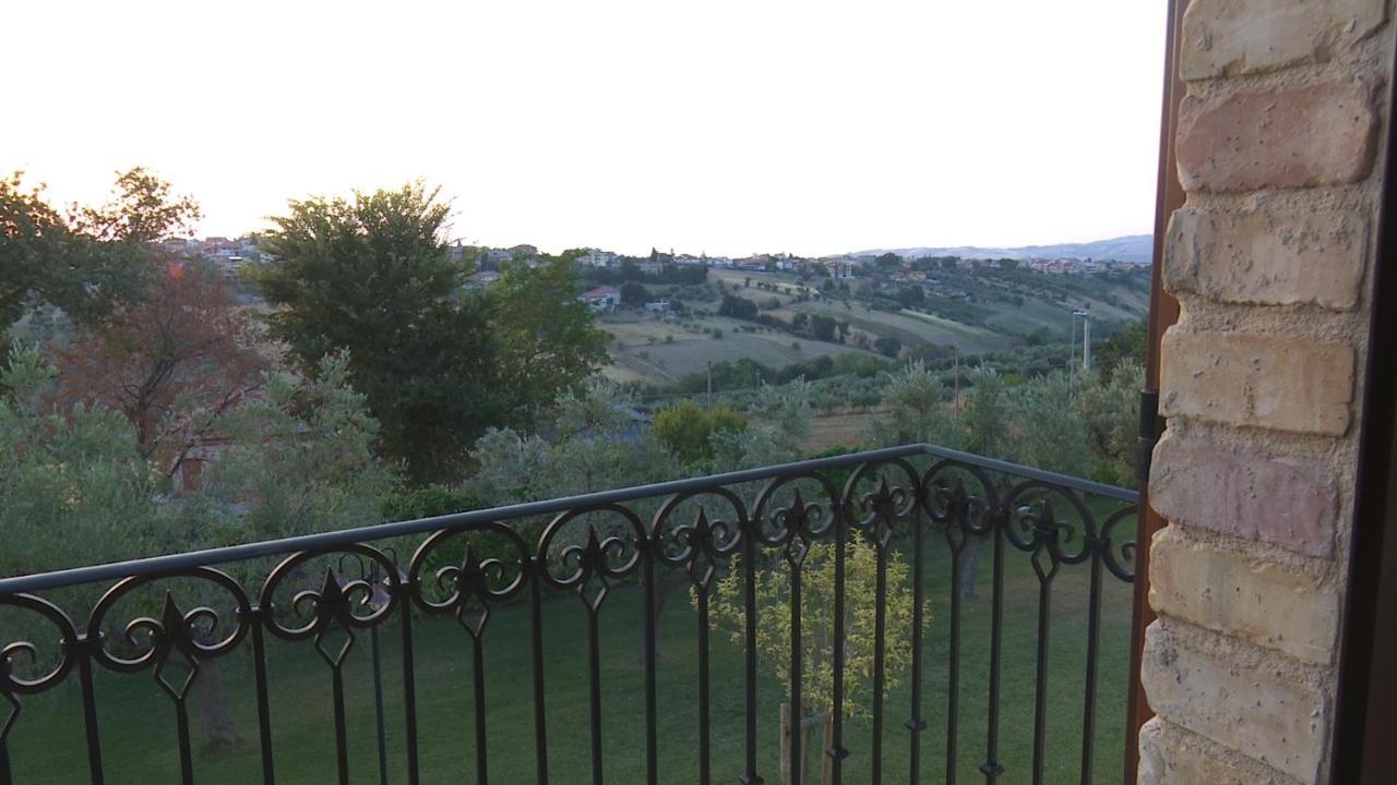 Residence Colle Veroni Mosciano SantʼAngelo Extérieur photo